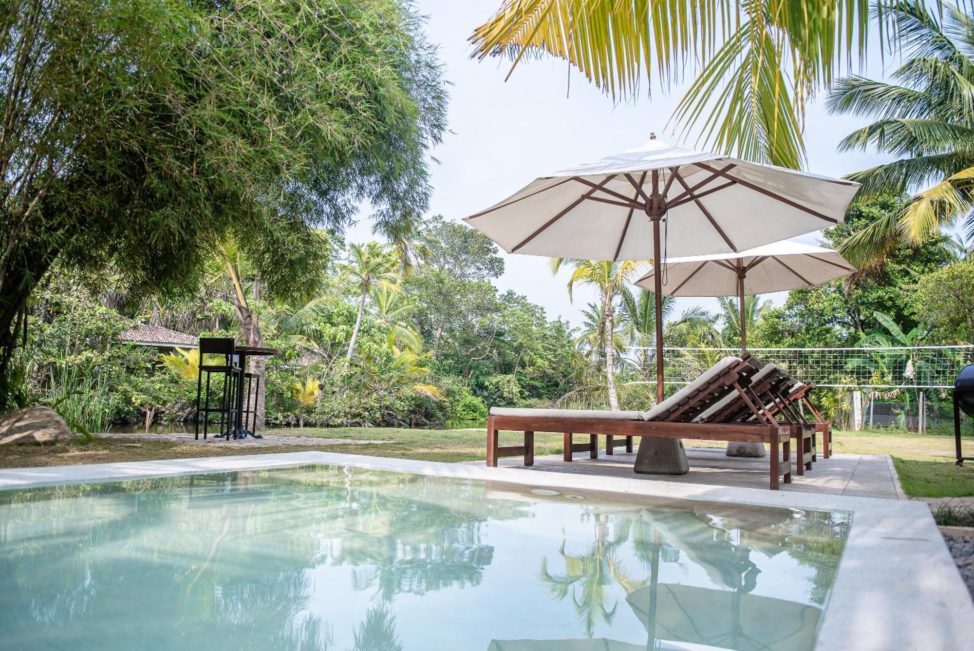 Good Story At Nirbana Island Bed & Breakfast Ahangama Ngoại thất bức ảnh