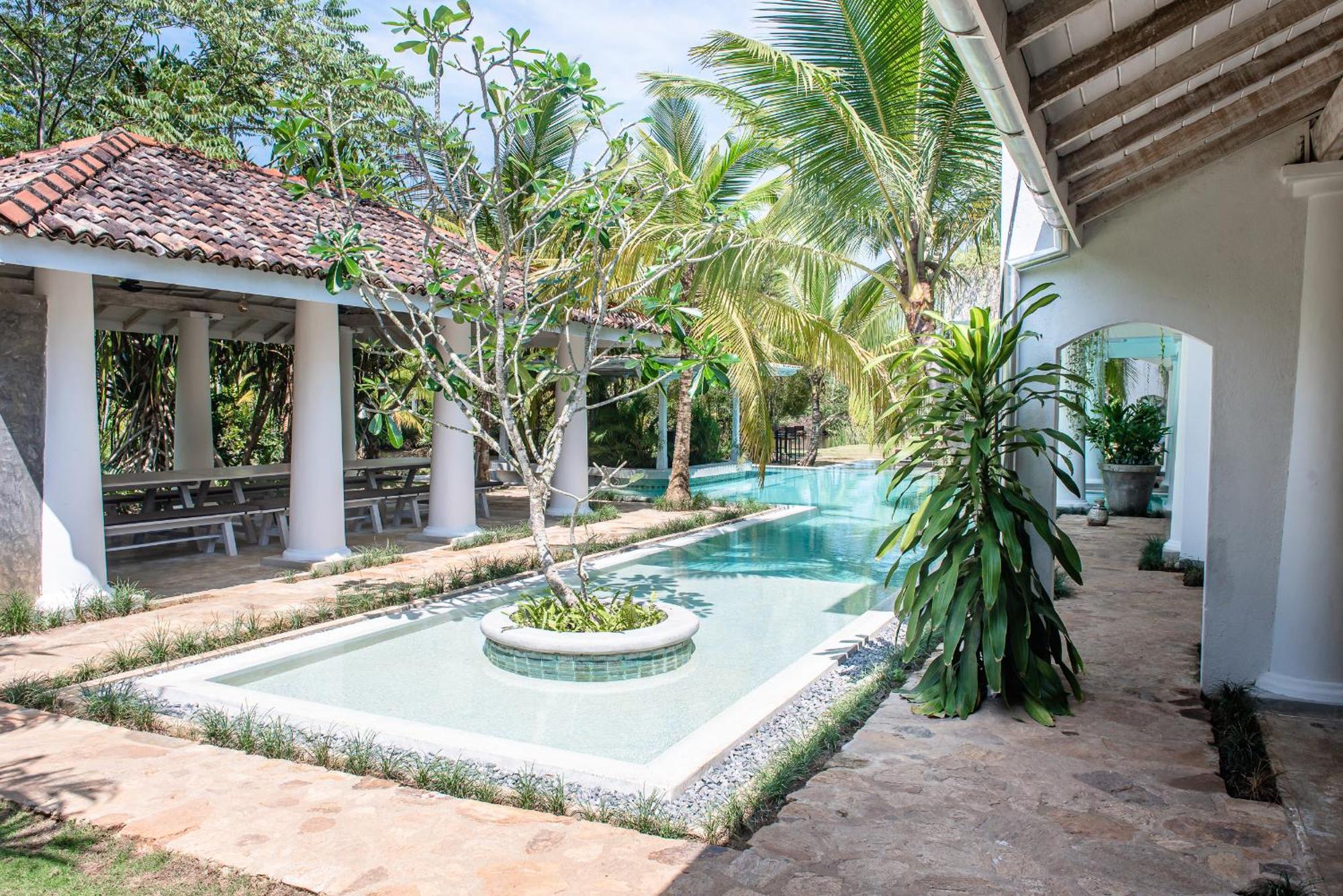 Good Story At Nirbana Island Bed & Breakfast Ahangama Ngoại thất bức ảnh